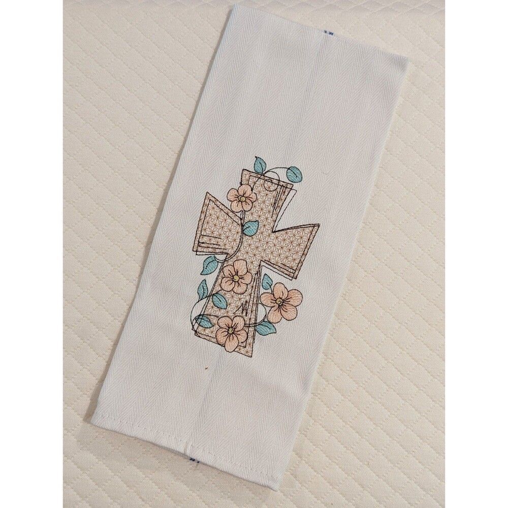 Embroidered gorgeous intricate cross decorative towel
New
Handmade
Non smoking